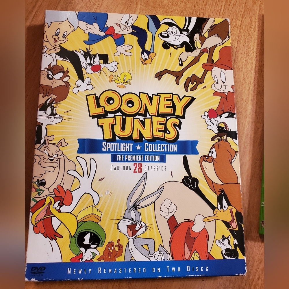 Looney Tunes DVD Spotlight Collection - 28 Cartoon Classics Remastered Set